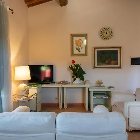 Locazione Turistica Giuggiolo Appartement Linari